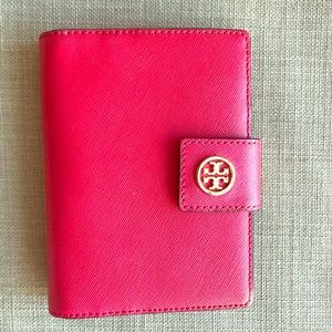 Tory Burch Passport wallet